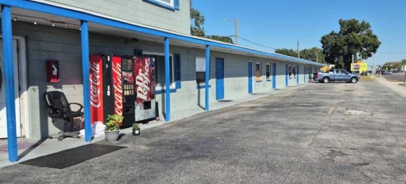 南坦帕贝斯OYO汽车旅馆(Base Motel By OYO South Tampa)图片