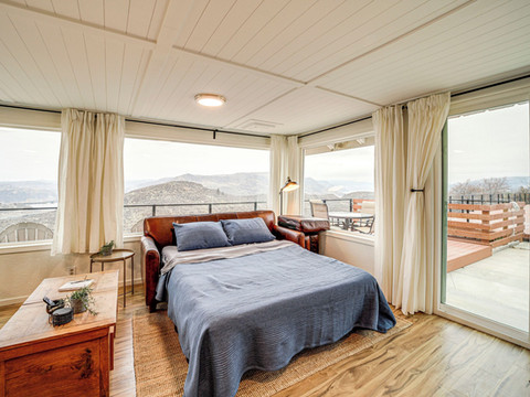 舒适的大科立房屋，带露台和景观！