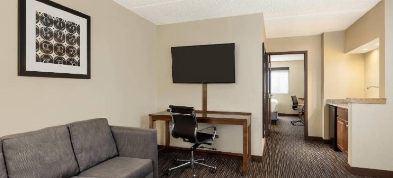 Royle Hotel Milwaukee Airport图片