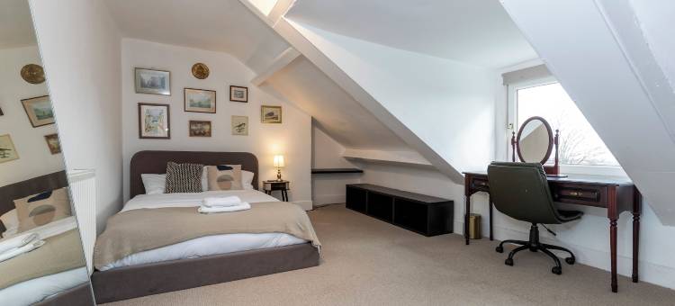 盖茨黑德明亮的四卧室复式公寓(Bright 4-bedroom Maisonette in Gateshead)图片