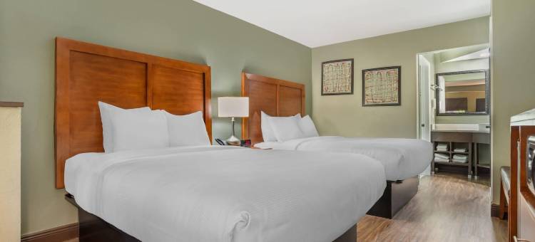 巴拿马城海滩附近凯艺套房酒店(Quality Inn & Suites Near Panama City Beach)图片
