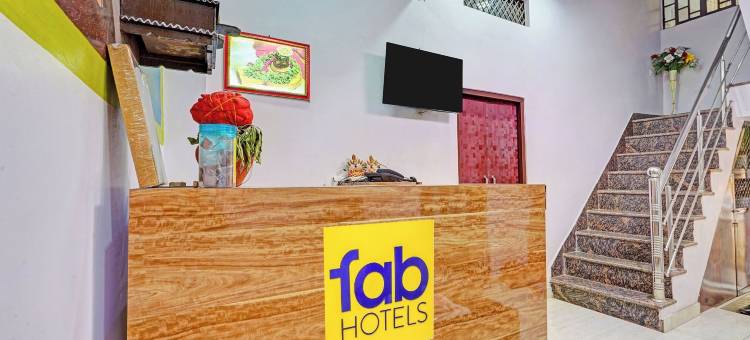 FabHotel Tirth舒适住宿 - 距离卡西·维什瓦纳特神庙800米(FabHotel Tirth Comfort Stays - 800 m from Kashi Vishwanath Temple)图片