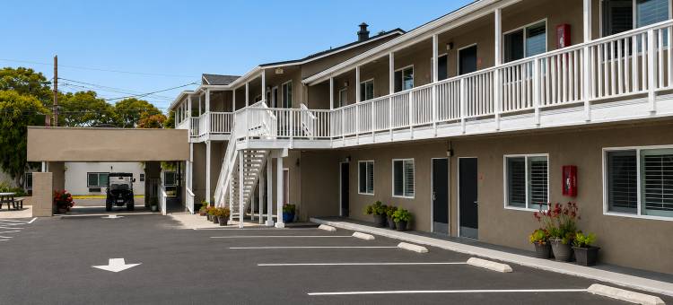 洛克维尤酒店套房(Rockview Inn and Suites)图片
