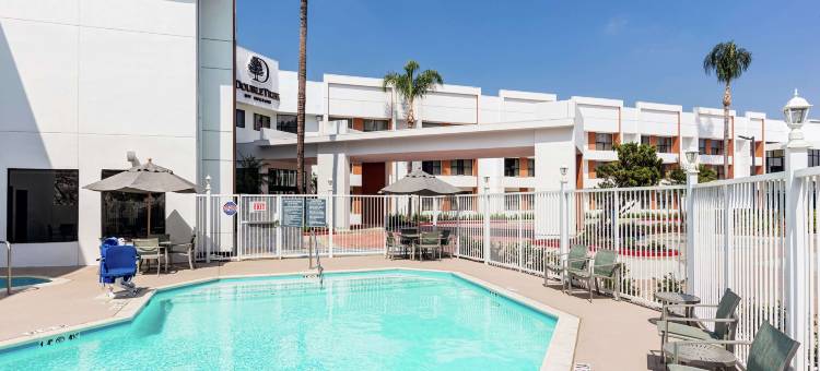 波莫那希尔顿逸林酒店(Doubletree by Hilton Pomona)图片
