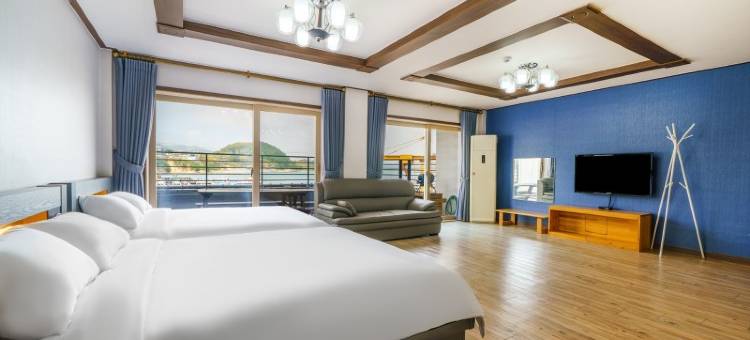 Geoje Island Blue Marine Ocean View Pension图片