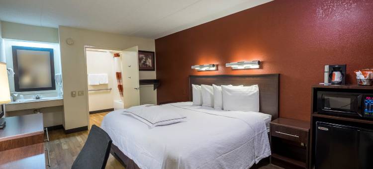 斯泰茨维尔红屋顶PLUS+酒店(Red Roof Plus+ Statesville)图片