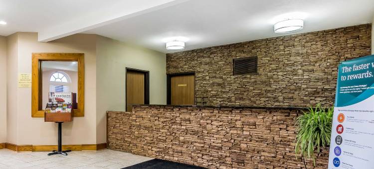 切斯特菲尔德村凯艺套房酒店(Quality Inn & Suites Chesterfield Village)图片