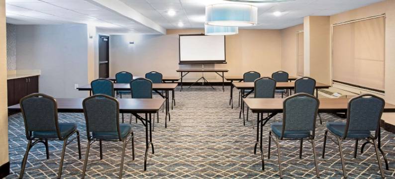 丹佛奥罗拉医疗拉昆塔温德姆套房酒店(La Quinta Inn & Suites by Wyndham Denver Aurora Medical)图片