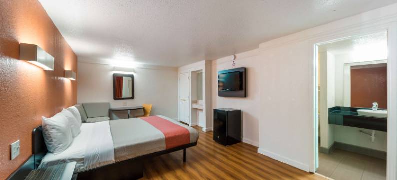 法默斯布兰奇6号汽车旅馆(Motel 6 Dallas, TX - Farmers Branch)图片