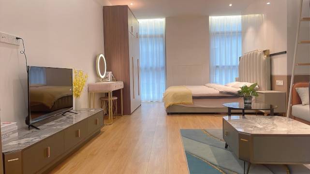 圣漫公寓(碶闸街分店)