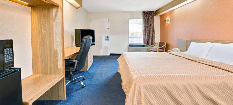 夏洛特北湖戴斯酒店(Days Inn by Wyndham Charlotte Northlake)图片