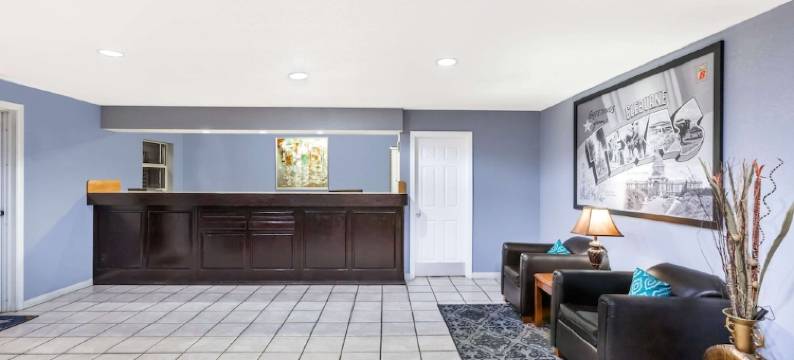 克利本温德姆速8酒店(Super 8 by Wyndham Cleburne)图片