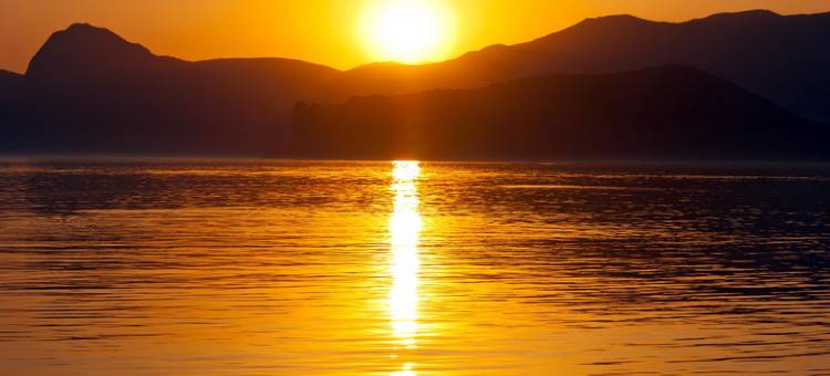 Front One Parama Su Hotel Palu图片