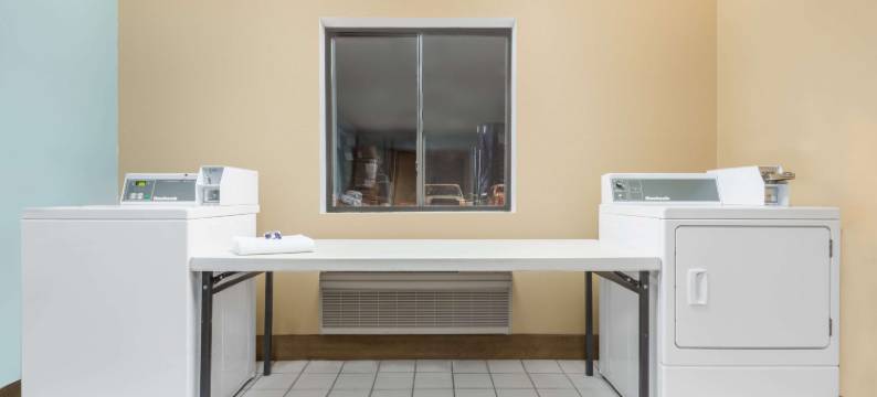 韦克尼速8酒店(Super 8 by Wyndham Wakeeney)图片