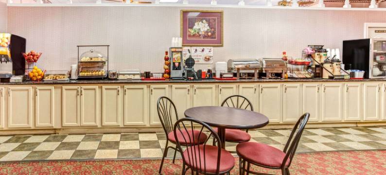 默夫里斯伯勒温德姆华美达酒店(Ramada by Wyndham Murfreesboro)图片