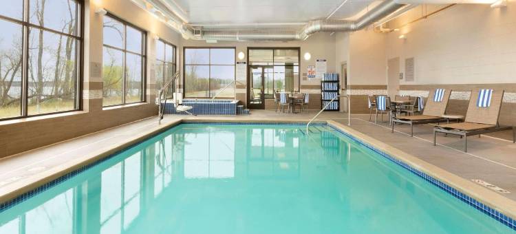 伯米吉丽怡酒店(Country Inn & Suites by Radisson, Bemidji, MN)图片