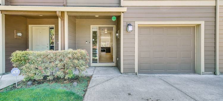 高雅的温哥华联排别墅：距波特兰市17英里！(Elegant Vancouver Townhome 17 Mi to Portland!)图片