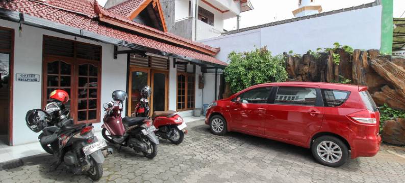 红多兹Plus酒店-近南广场(RedDoorz Plus Near Alun Alun Selatan)图片