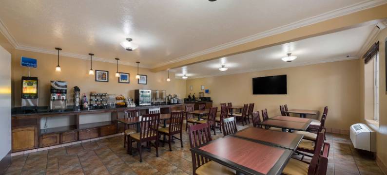 萨利纳斯谷贝斯特韦斯特优质套房酒店(Best Western Plus Salinas Valley Inn  Suites)图片