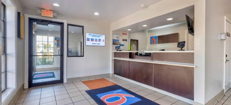 布赖恩大学城6号汽车旅馆(Motel 6 Bryan, TX - College Station)图片