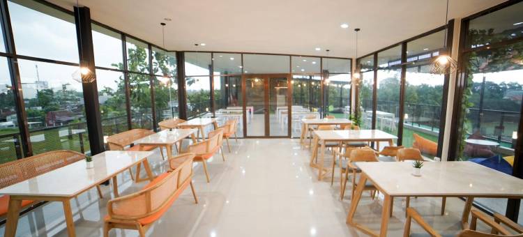 普禾加多苏姆皮尔阿努格拉城市景观酒店(Urbanview Sumampir Anugrah Purwokerto by RedDoorz)图片