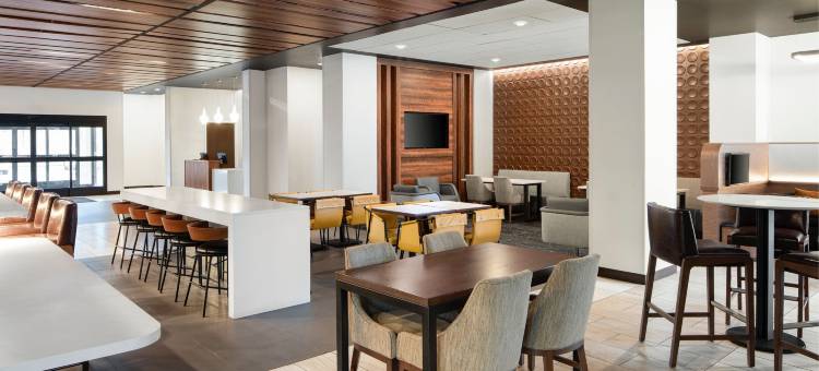 西雅图锡塔克机场万怡酒店(Courtyard Seattle SeaTac Airport)图片