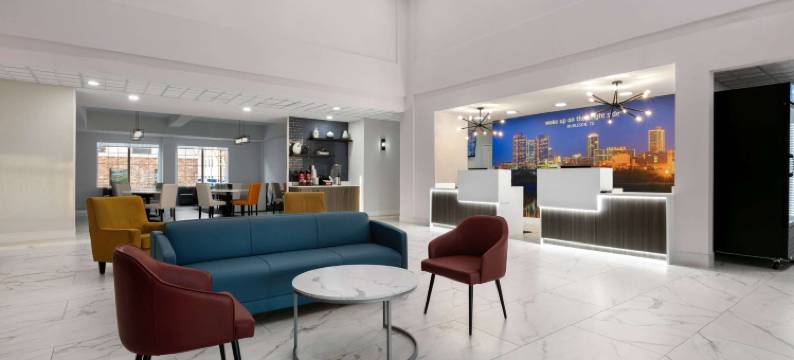 拉昆塔温德姆酒店套房，由温德姆富特沃思 - 布尔森运营(La Quinta Inn and Suites by Wyndham Ft. Worth - Burleson)图片