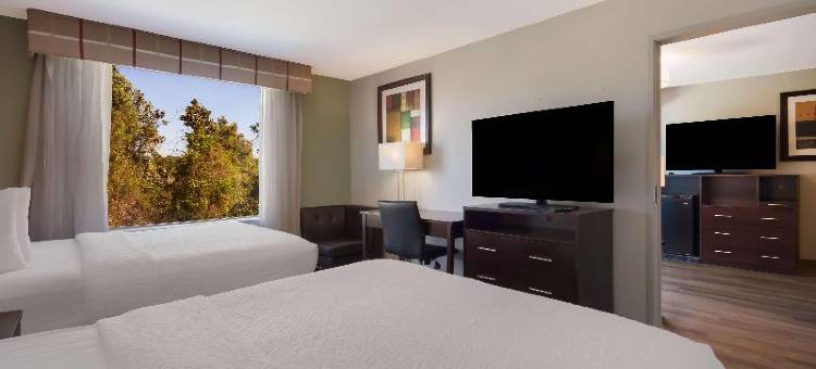 Spark by Hilton Destin图片