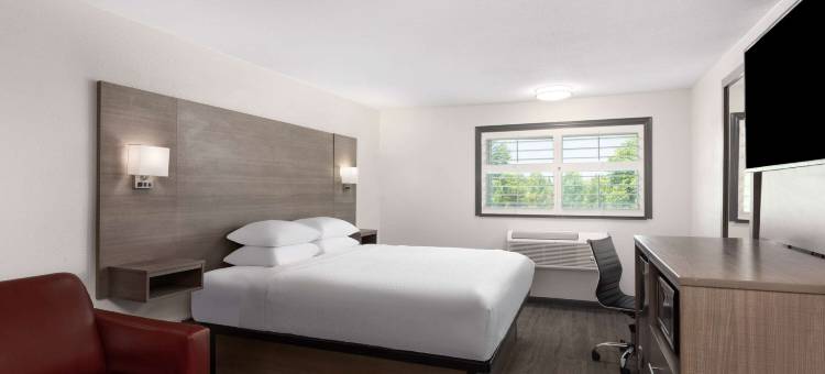 温德姆华美达-梅德福机场北(Ramada by Wyndham Medford Airport North)图片