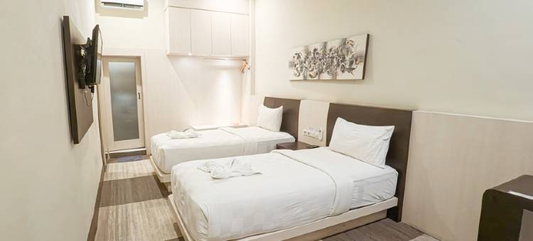 Front One Parama Su Hotel Palu图片