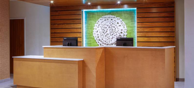 麦克弗森万枫酒店及套房(Fairfield Inn & Suites McPherson)图片