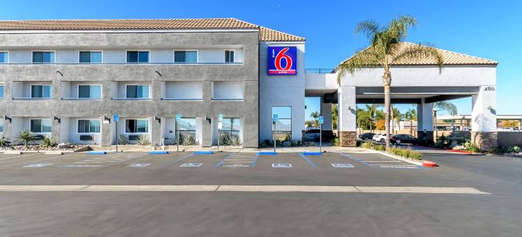 加利福尼亚佩里斯 6 号开放式套房酒店(Studio 6 Suites Perris, CA)图片