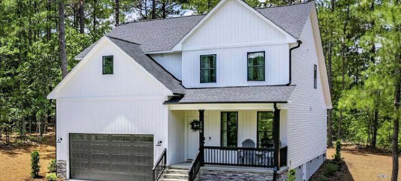 New Build! 5 Bedrooms & 3.5 Baths! 5 Minutes to Golf and the Village图片