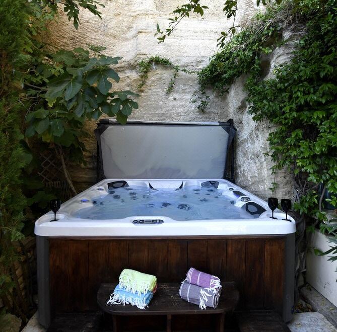 Welcome to La Maison du Bonheur Hotel Overview