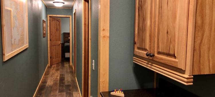 Lake of the Woods Cabin & Shed with Marina Slip and Golf Cart图片