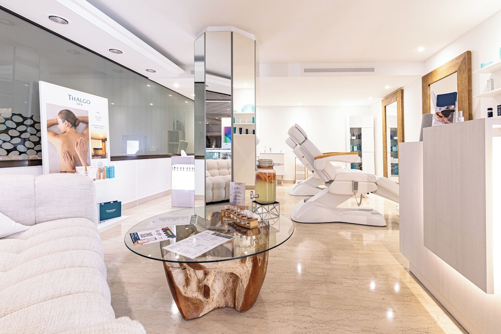 Pullman Cannes MandelieuOver view