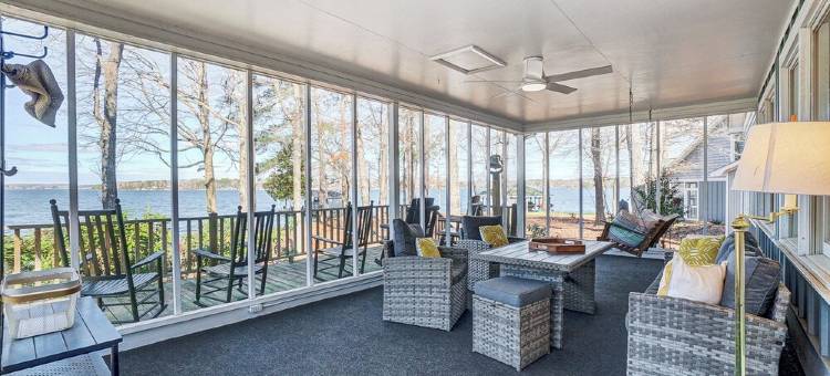 Ultimate Family Lakehouse- wide water views!图片