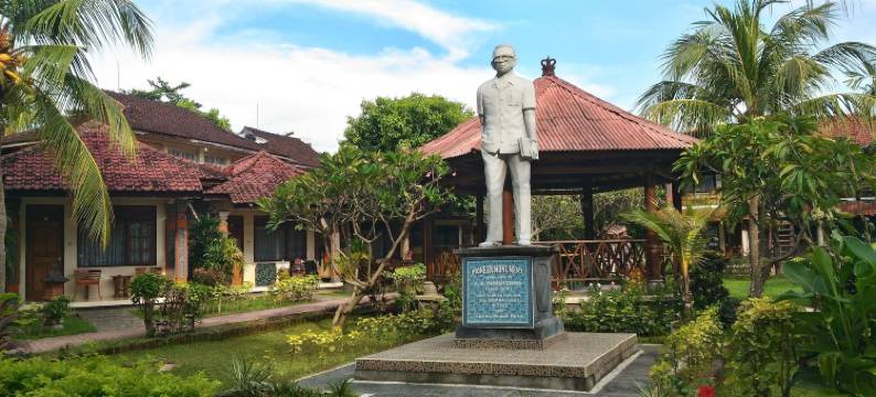 罗维纳海滩酒店(Lovina Beach Hotel)图片