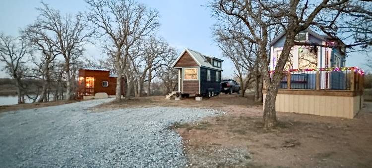 Glorious 2 Lake Eastland Glamping Tiny Town Egrets图片