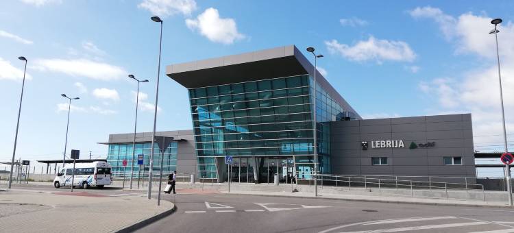 MA 22 Puntos的LB 莱夫里哈酒店(Hotel LB Lebrija by MA 22 Puntos)图片