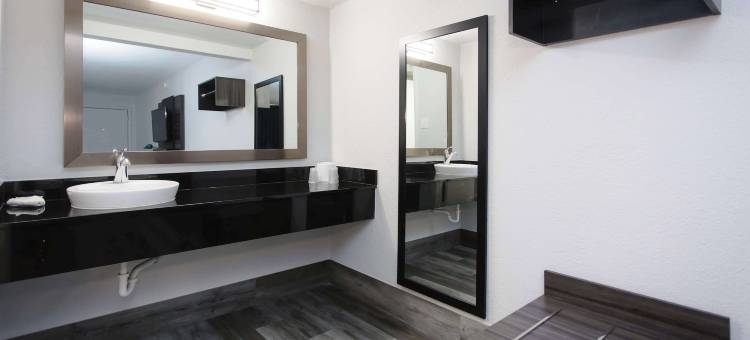 Studio 6 休斯顿, 德克萨斯州 - 医疗中心 NRG体育场(Studio 6 Houston, TX Medical Center NRG Stadium)图片