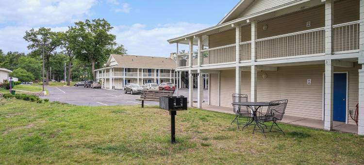 Travelodge by Wyndham Traverse City MI图片