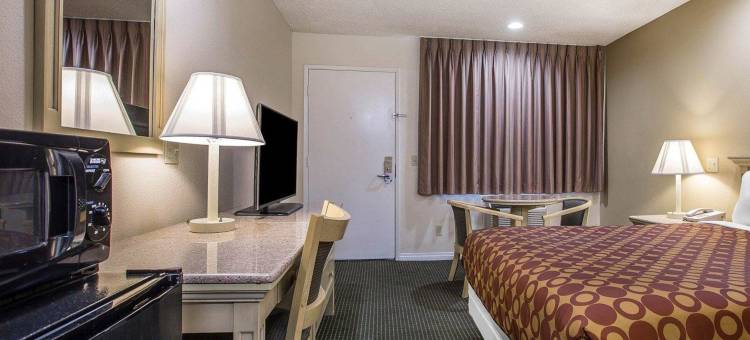圣地亚哥东桑蒂罗德威酒店(Rodeway Inn Santee San Diego East)图片