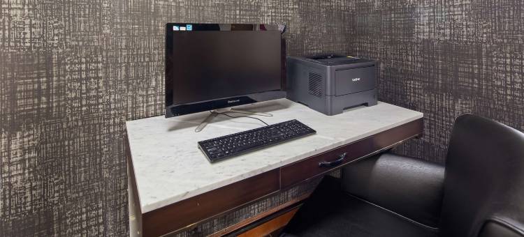 拜伦贝斯特韦斯特套房酒店(Best Western Inn  Suites)图片