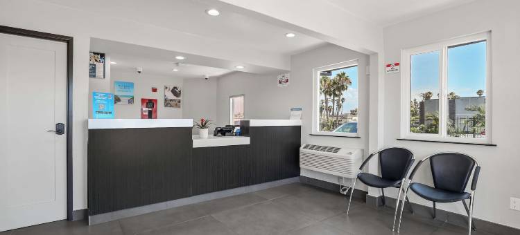 加利福尼亚州埃斯孔迪多的Studio 6套房(Studio 6 Suites Escondido CA)图片