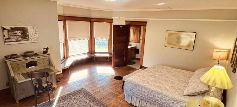 劳雷尔河俱乐部床和早餐(Laurel River Club Bed & Breakfast or Lrcbnb)图片