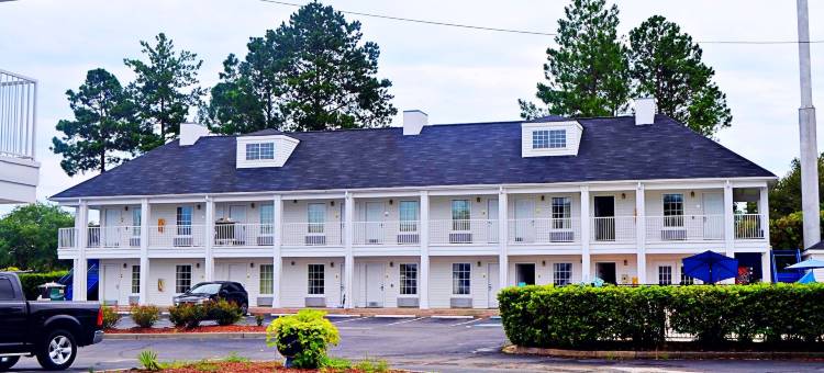 弗多斯塔购物商场呗盟套房酒店(Baymont by Wyndham Valdosta at Valdosta Mall)图片