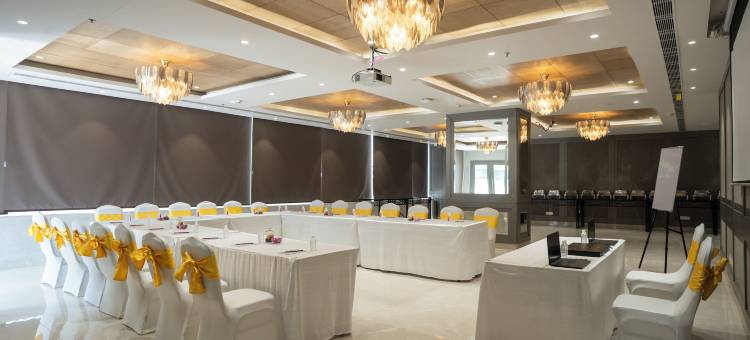 AR套房KLJ广场(AR Suites Klj Square)图片