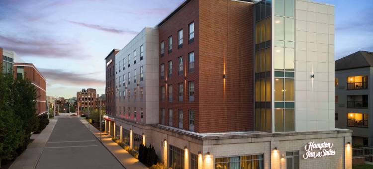 伍斯特希尔顿欢朋酒店及套房(Hampton Inn & Suites Worcester)图片