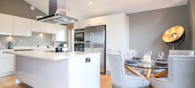 伍德桥顶层公寓(Woodbridge Penthouse)图片